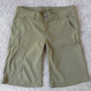 ⭐PRANA  SHORTS in Olive Green, size 8⭐